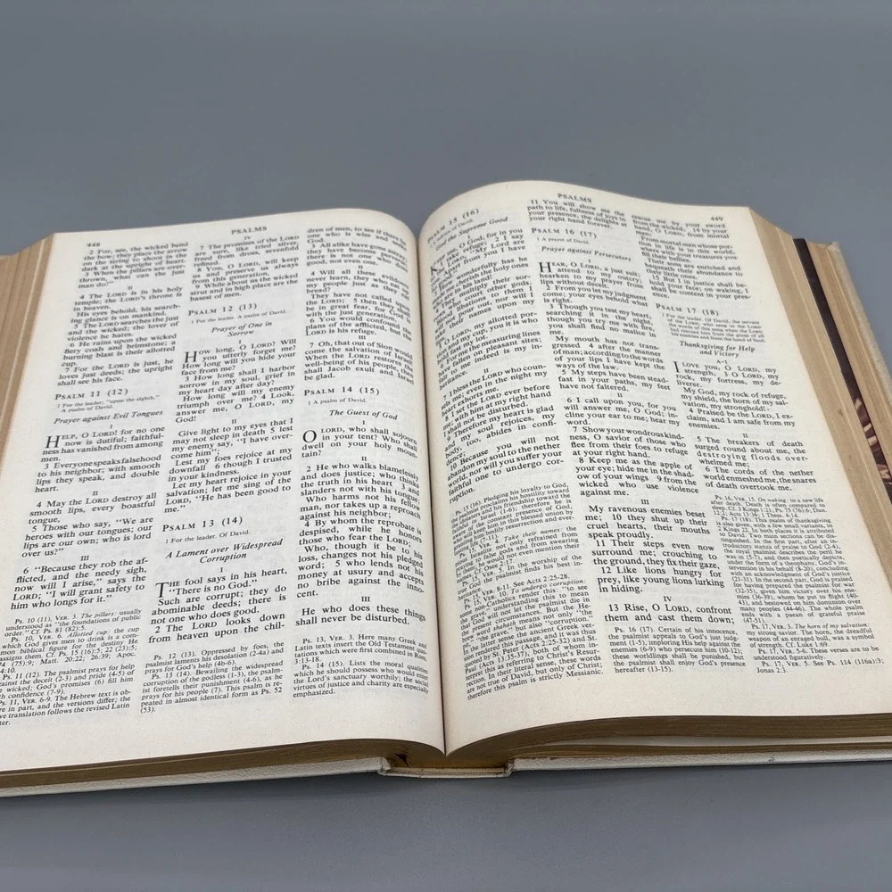 1963 The‎ Holy Bible With The Confraternity Text Catholic Version White